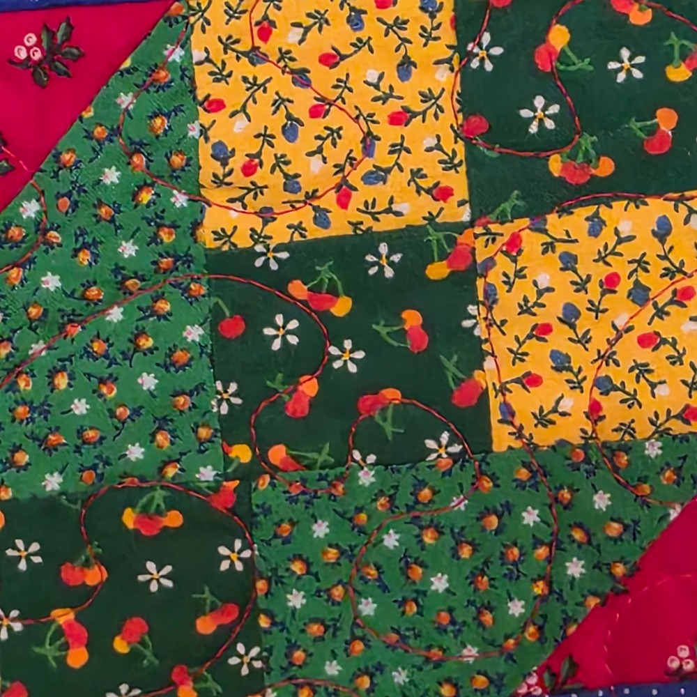 Vintage Style Patchwork Quilt Scalloped Edge Red Floral Confetti  Colorful 60x68 - Picture 5 of 9